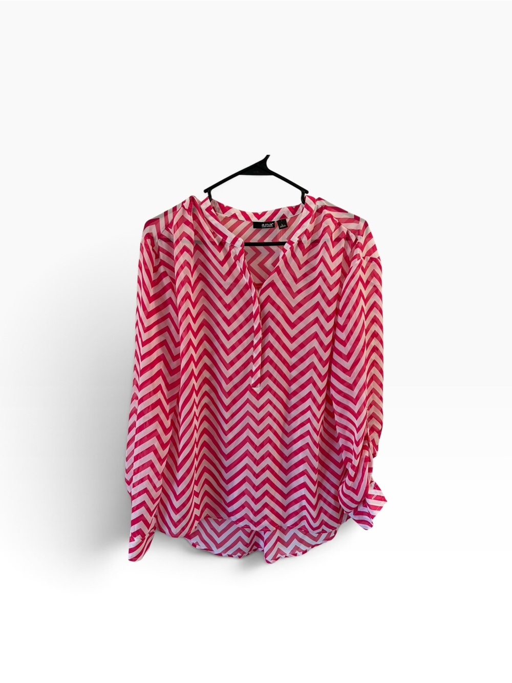 a.n.a Womens L Pink White Chevron V-Neck Long Sleeve Pullover Blouse Top Vibrant - Picture 1 of 3